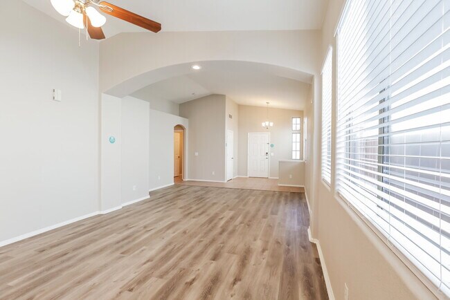 Foto del edificio - 4001 E Timberline Rd