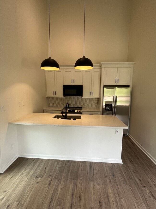 Foto del edificio - 3 Bed 3 Bath Condo Located in Golf Club Gated Community