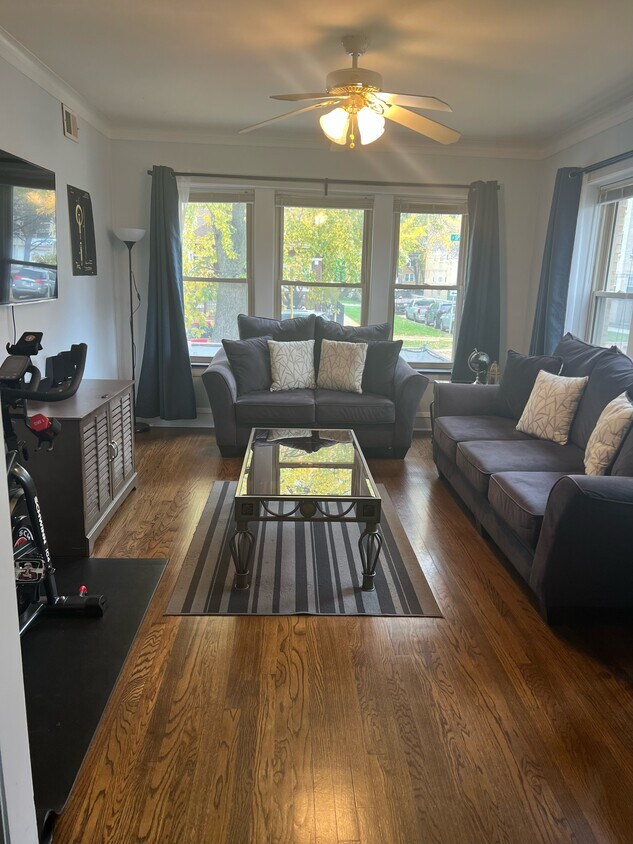 Foto principal - 3906 W Leland Ave