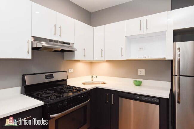 Foto del edificio - 625 W Cornelia Ave