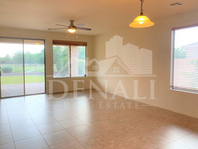 Building Photo - 3836 S Whitman