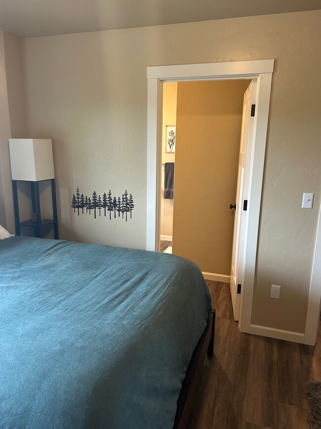 Building Photo - 304 Ponderosa Ct