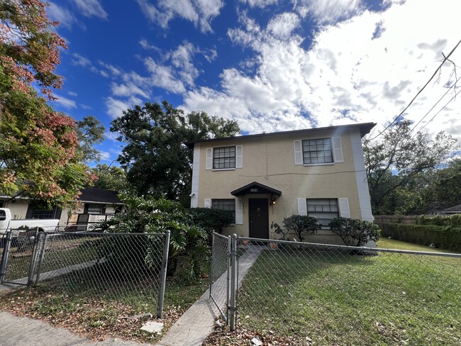 Building Photo - 1209 E Seneca Ave