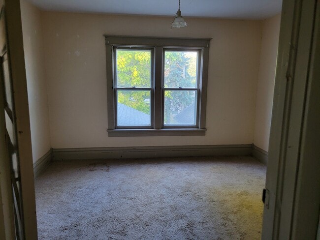 Bedroom - 637 Ruble Ave