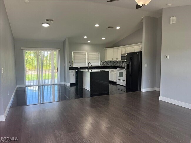 Foto del edificio - 2910 25th St W