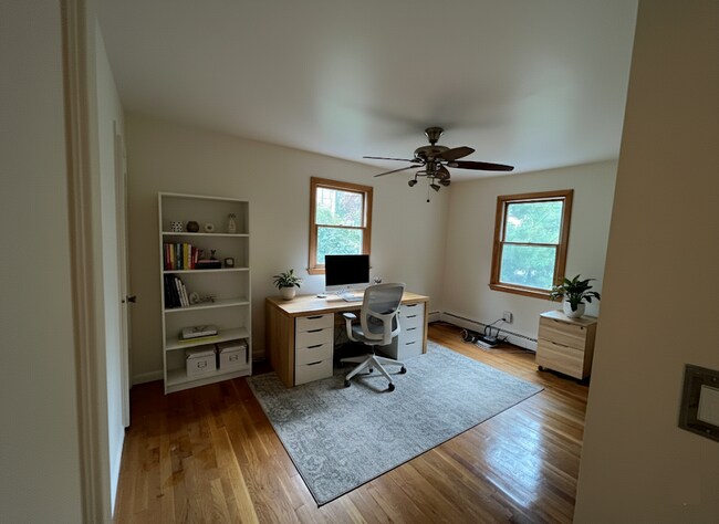 Foto del edificio - 26 S Dutcher St