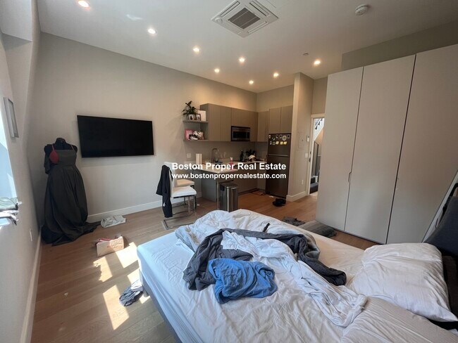 Foto del edificio - 267 Newbury St