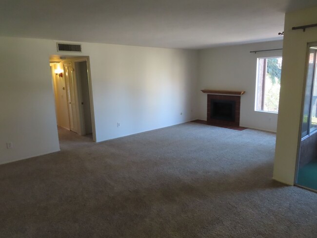 Building Photo - Mission Valley 3 Bedroom Condo