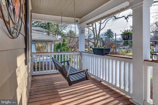 Foto del edificio - 325 Kenilworth Ave