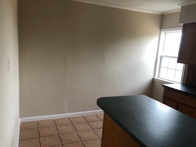Kitchen - 606 W Duncan Ave