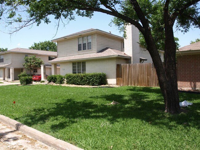 Foto del edificio - 10834 Sugar Hill Dr