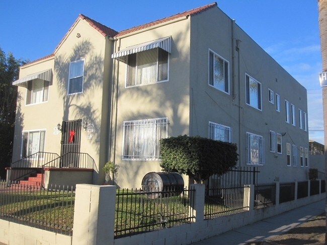 Foto de Buildig - 1801 S Highland Ave