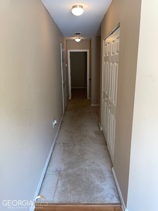 Building Photo - 1418 Knights Trail