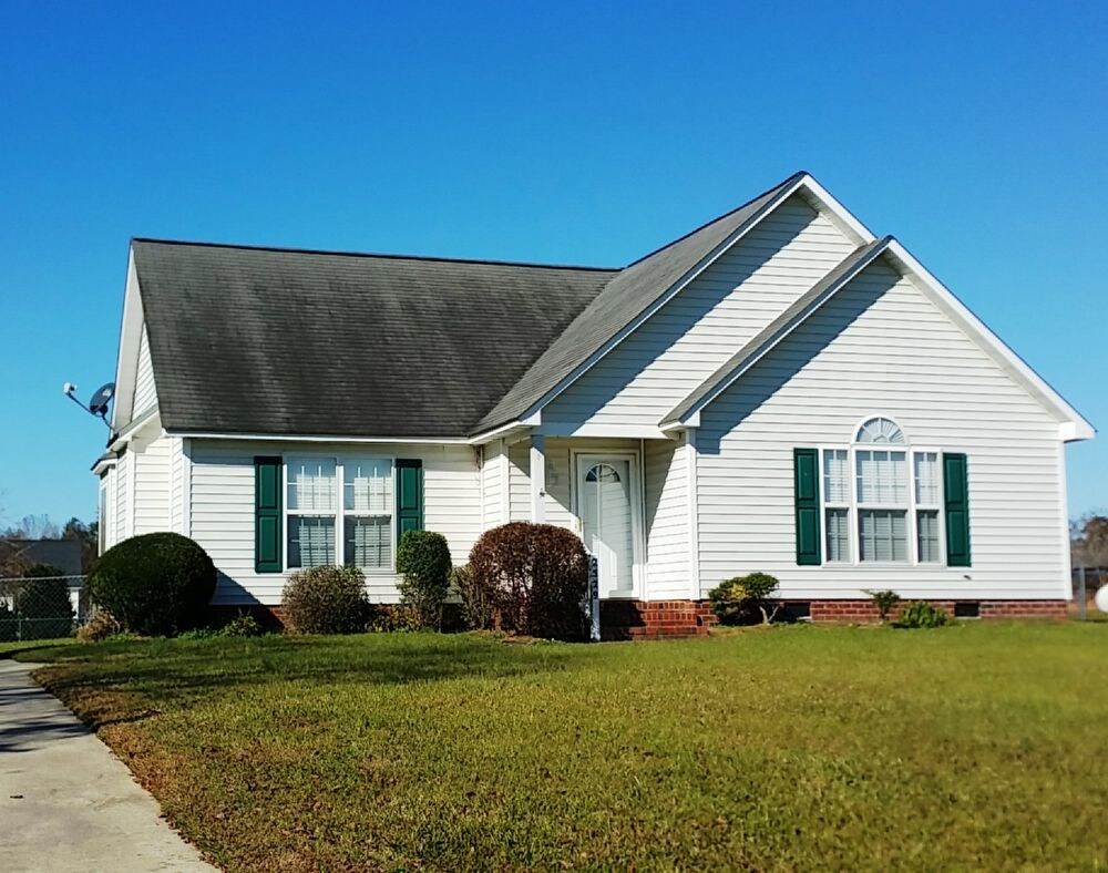 Building Photo - 3BR/2BA Bell Arthur AVAILABLE NOW