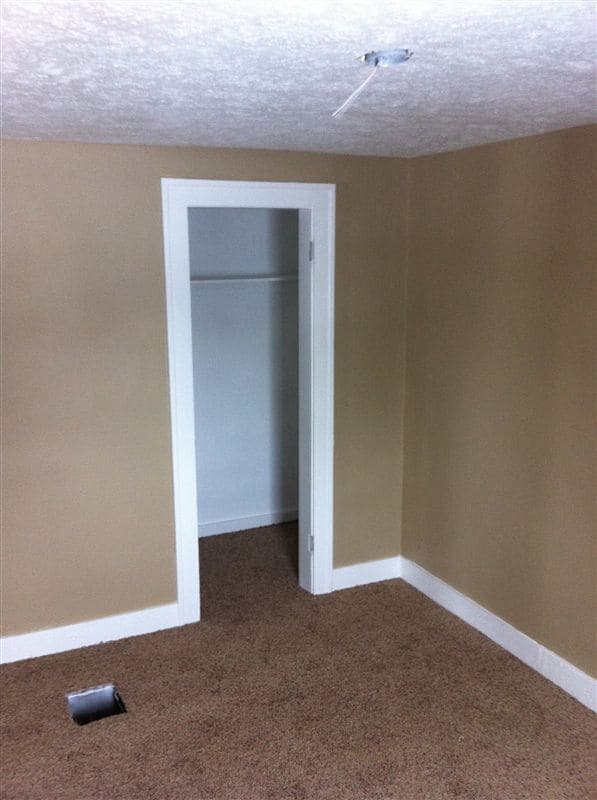 Building Photo - 3 br, 1.5 bath House - 1640 Kalamazoo