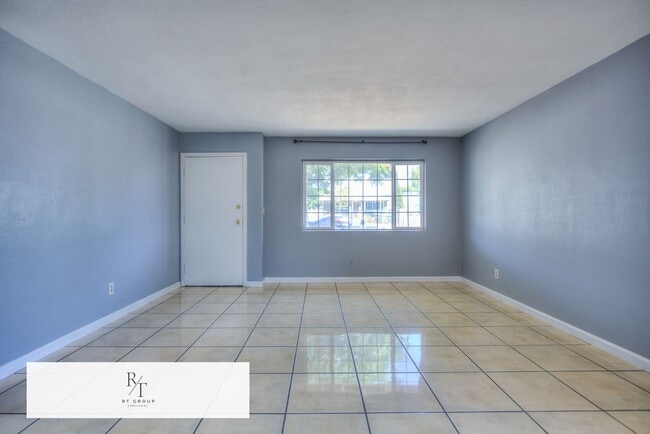 Building Photo - Spacious 4-Bedroom Home on Nearly 1 Acre –...