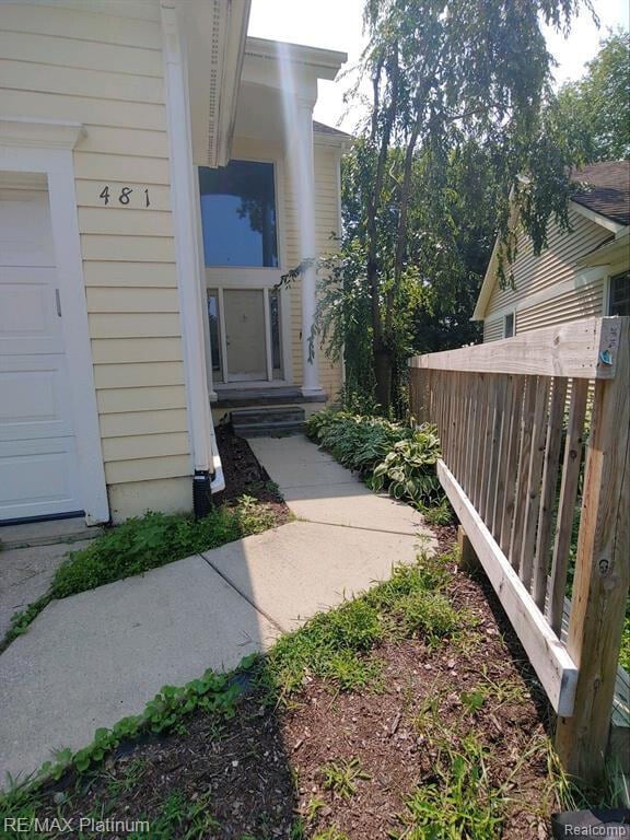 Building Photo - 481 Village Oaks Ct