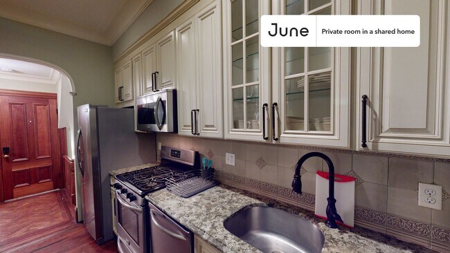 Building Photo - Room in Shared 5 bed/2 bath home in Mission Hill