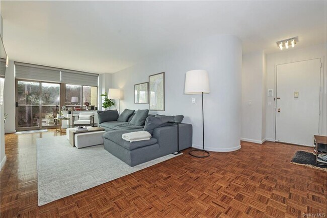 Foto del edificio - 35 N Chatsworth Ave