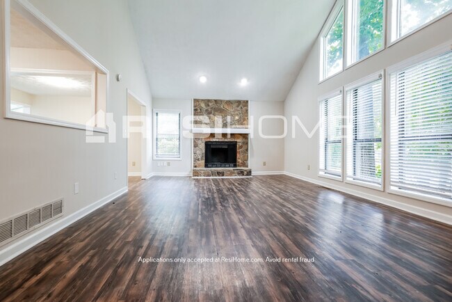 Building Photo - Newly Renovated Home for Rent!