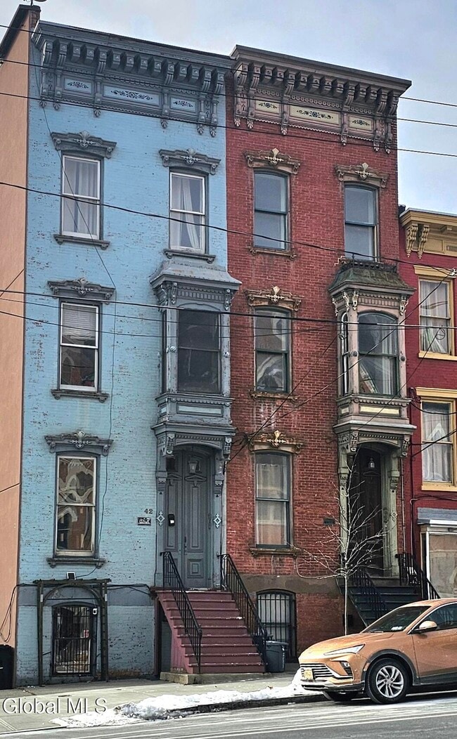 Building Photo - 44 Clinton Ave