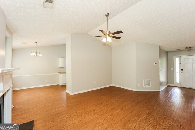 Building Photo - 156 Goldleaf Dr