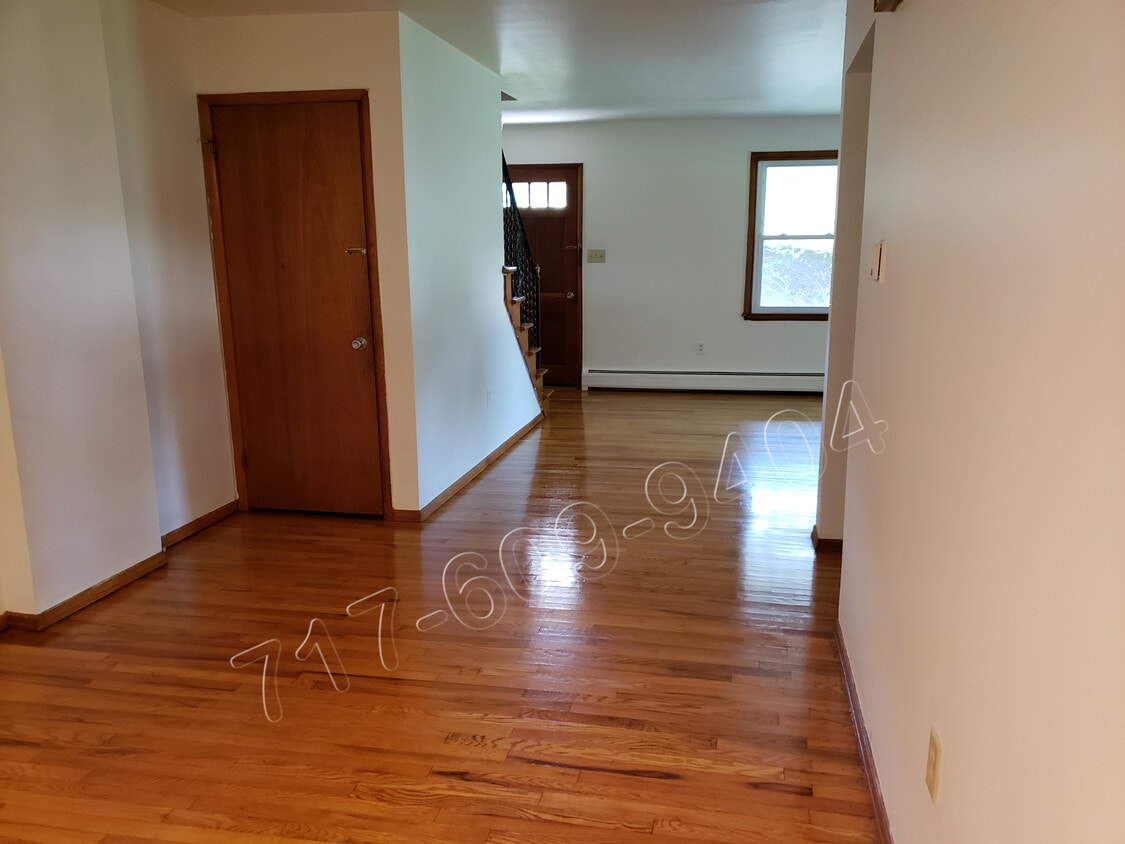 27 Gettysburg Pike, Mechanicsburg, PA 17055 House Rental in