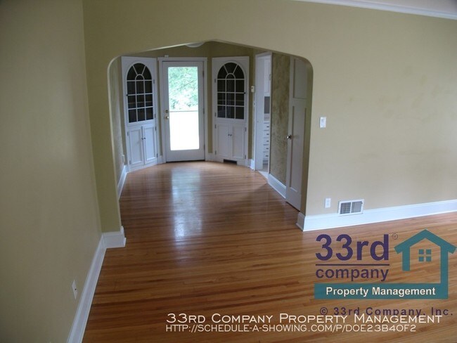 Building Photo - Charming bungalow in central St. Louis Park!