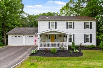 Building Photo - 4 Plum Tree Ct