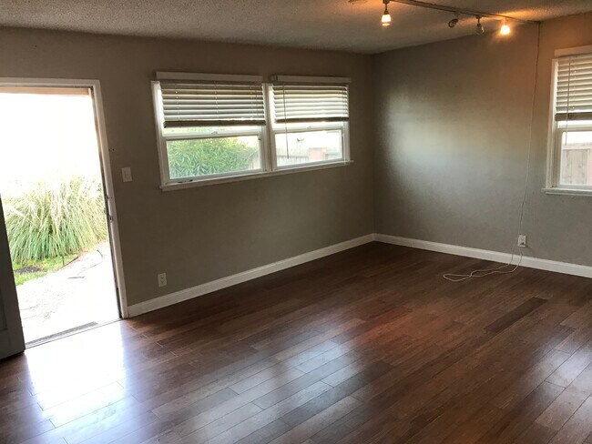 Front door/living room - 125 Prospect S Ave