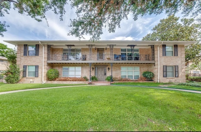 Building Photo - 6131 Bandera Ave