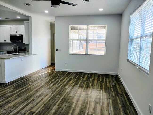 Foto del edificio - 236 NW 122nd St