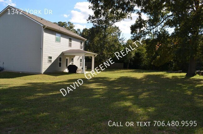 Building Photo - 1342 York Dr