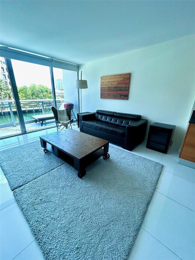 Foto del edificio - 2950 NE 188th St