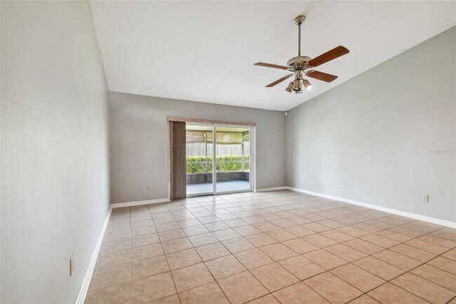 Building Photo - 907 Old Field Dr