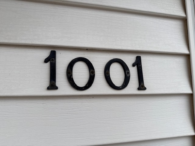 Foto del edificio - 1001 Loekes Dr