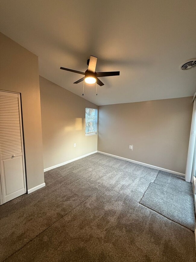 Foto del edificio - Adorable Fully renovated Townhouse in Bowie