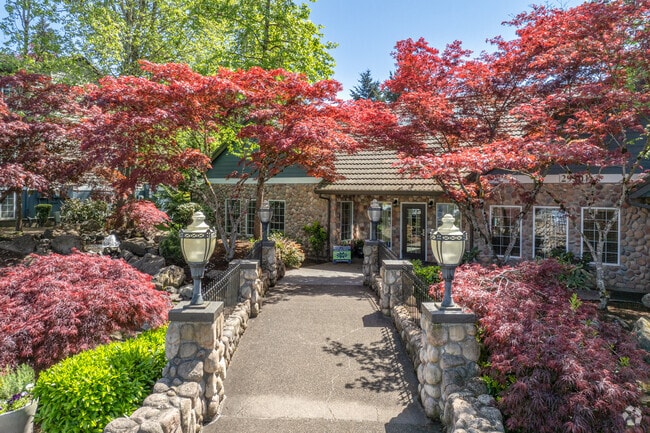 Entrance - Hathaway Court Apartments