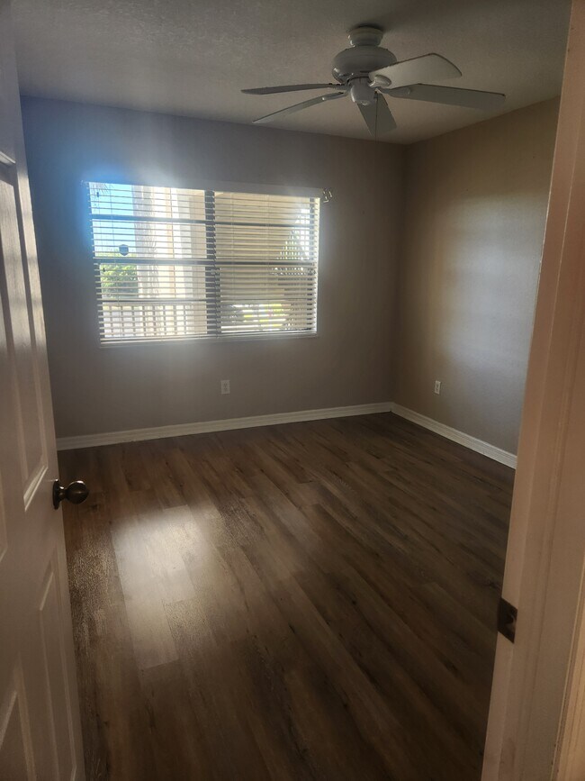 Foto del edificio - 175 Kings Hwy