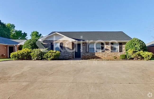 Building Photo - 125 Deer Pkwy