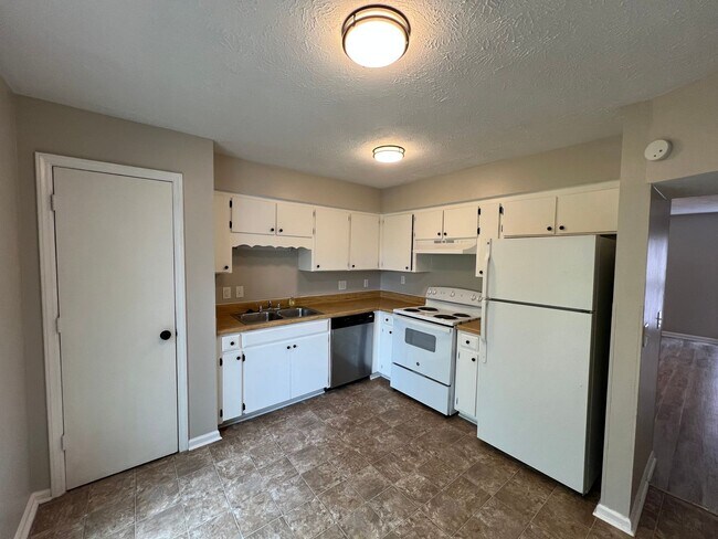 Building Photo - 506 Windellwood Cir