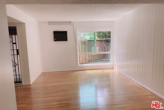 Foto del edificio - 3200 S Sepulveda Blvd