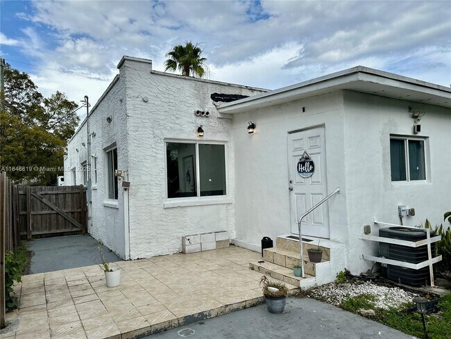 Foto del edificio - 1284 NW 39th St