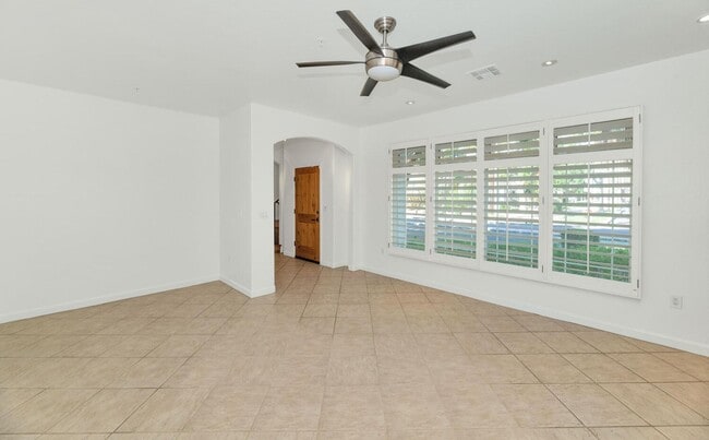 Building Photo - 229 W Portland St