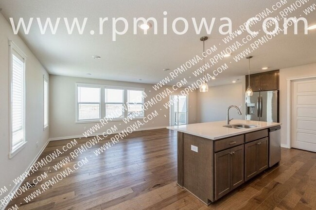 Foto del edificio - WAUKEE SCHOOLS!! 4 Bedroom, 2.5 Bathroom N...