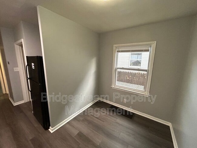 Photo - 106-108 S Sperling Ave House