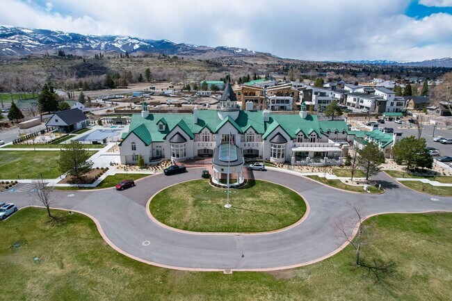 Foto del edificio - FULLY FURNISHED RANCHHARRAH ESTATE WITH RESORT-STYLE AMENITIES