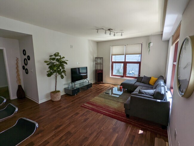 Sala de estar - 1150 J Street