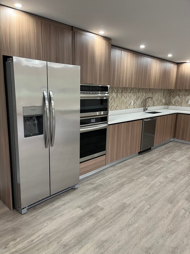 Foto del edificio - 64 Sand Creek Rd