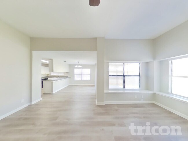 Foto del edificio - 7927 Wayside Trail